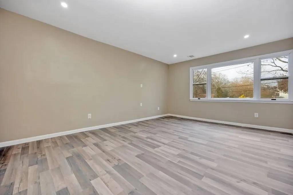 139 Brooksite Drive Smithtown NY 11787