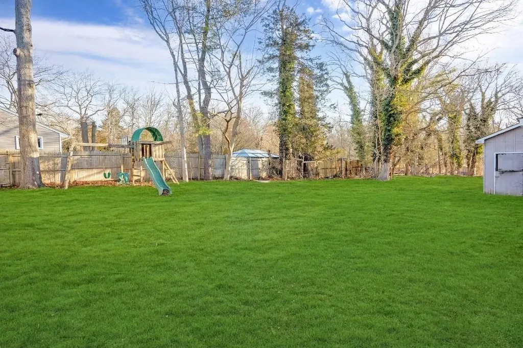 139 Brooksite Drive Smithtown NY 11787