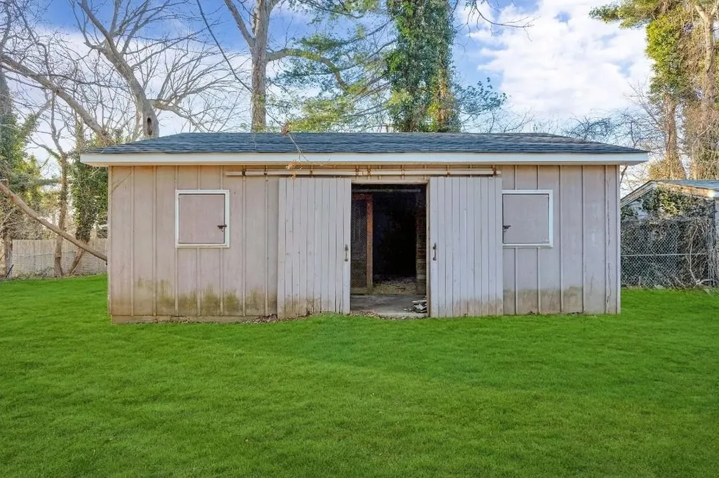 139 Brooksite Drive Smithtown NY 11787