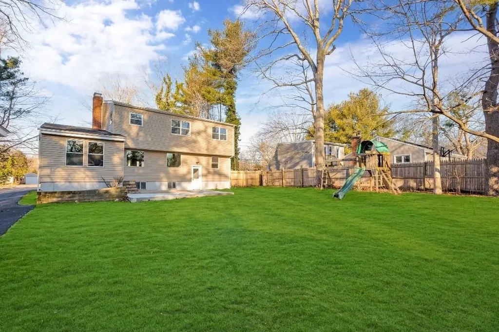 139 Brooksite Drive Smithtown NY 11787