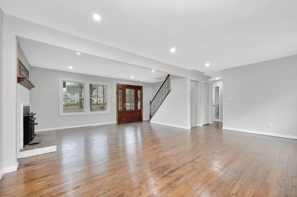 139 Brooksite Drive Smithtown NY 11787
