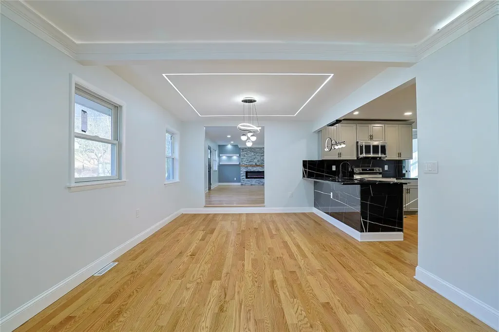 10 Rogers Road Hyde Park NY 12538