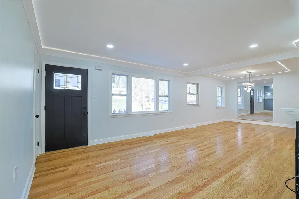 10 Rogers Road Hyde Park NY 12538