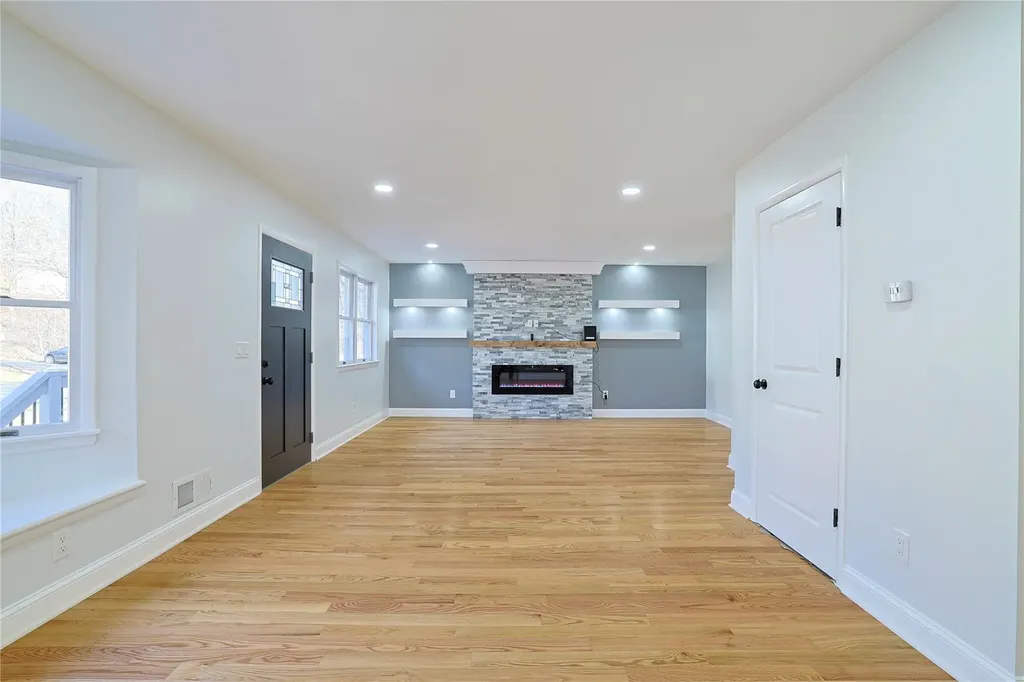 10 Rogers Road Hyde Park NY 12538