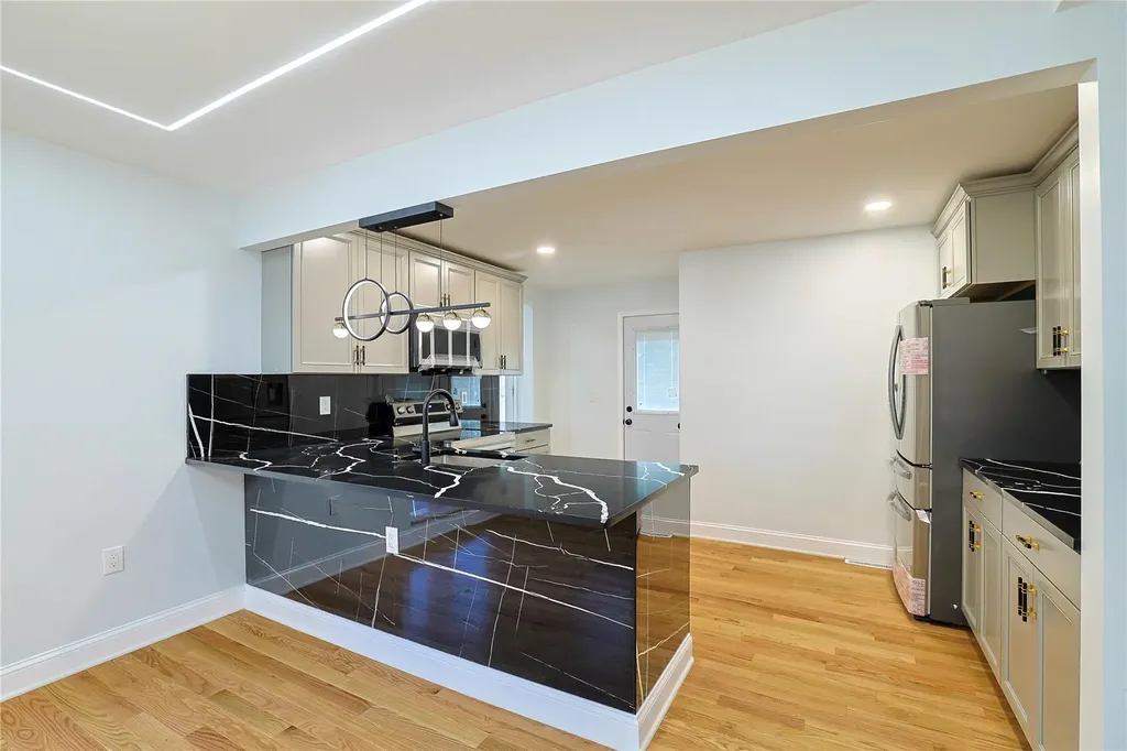 10 Rogers Road Hyde Park NY 12538