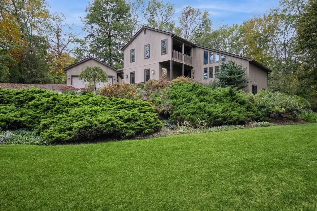 14 Stonehedge Drive Poughkeepsie NY 12603