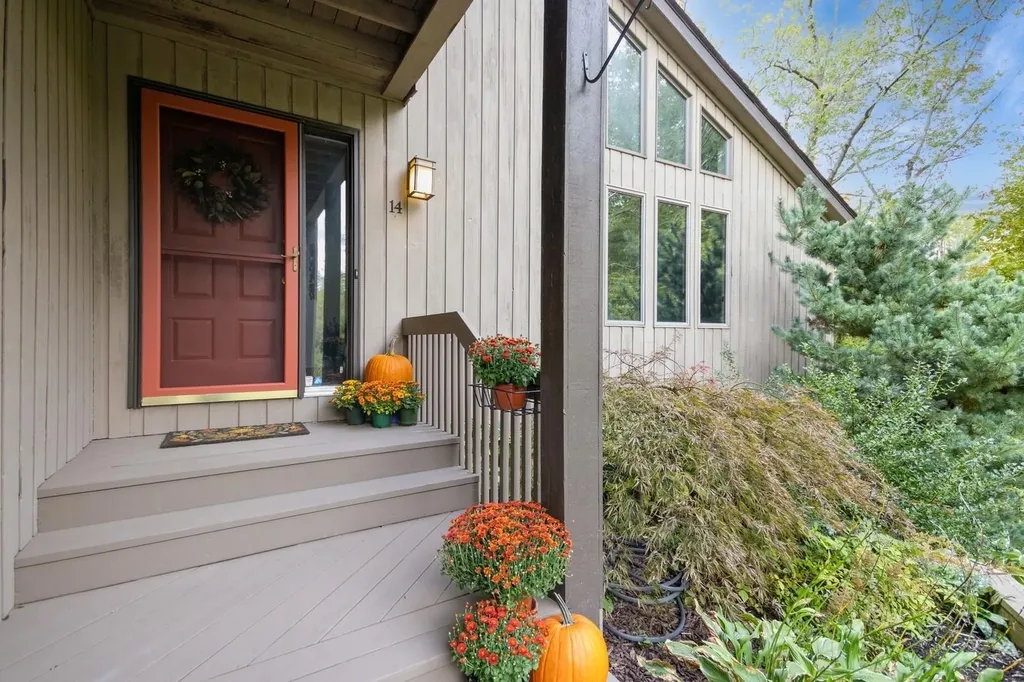 14 Stonehedge Drive Poughkeepsie NY 12603