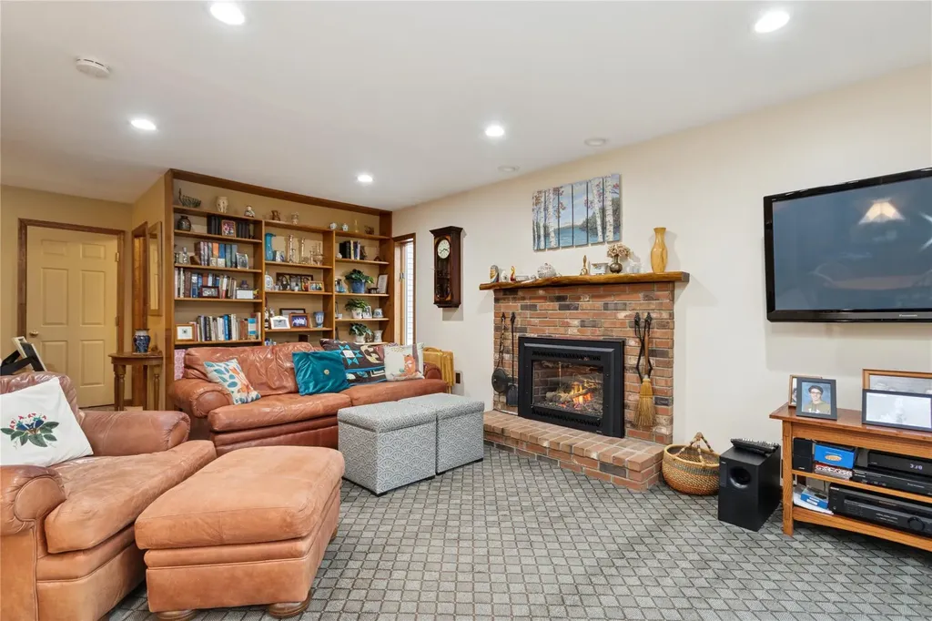 1 Loren Drive Poughkeepsie NY 12603
