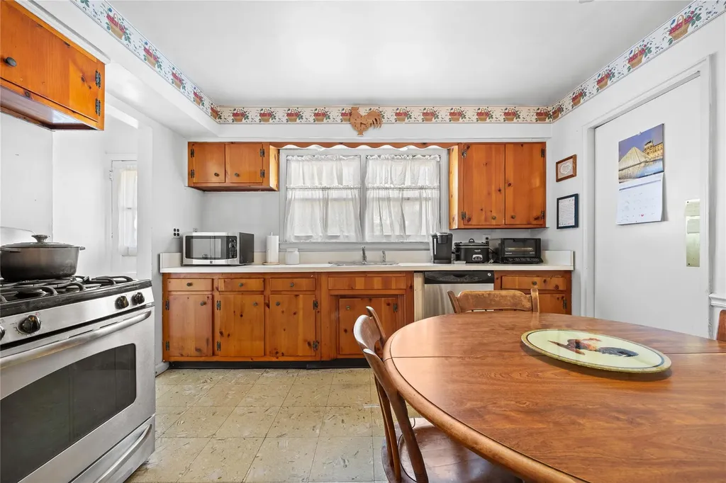 11 Beverly Road White Plains NY 10605
