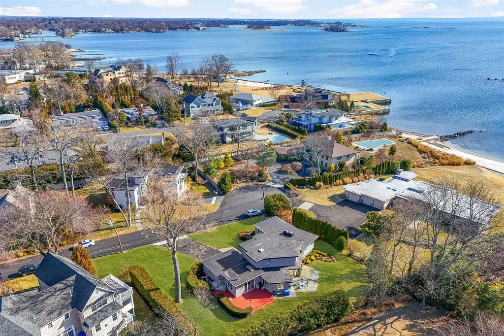 1035 Nautilus Lane Mamaroneck NY 10543