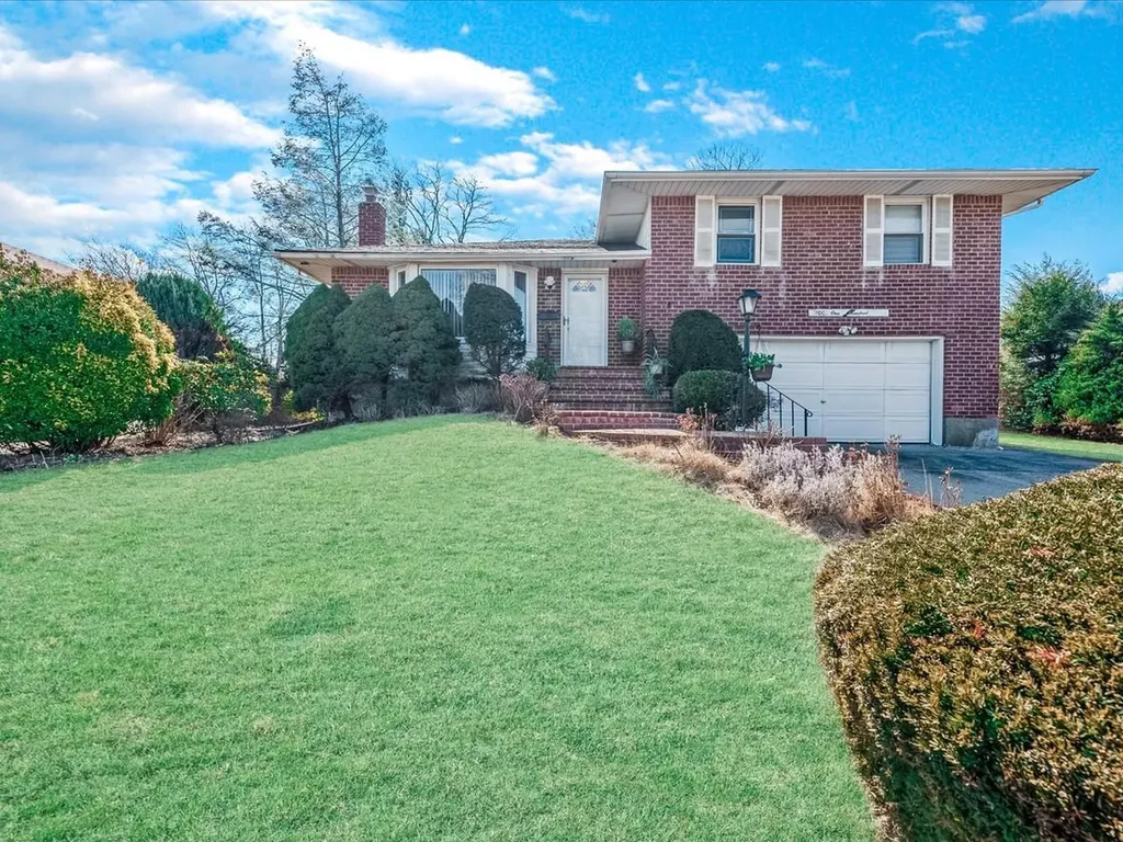 100 Robbins Lane Jericho NY 11753