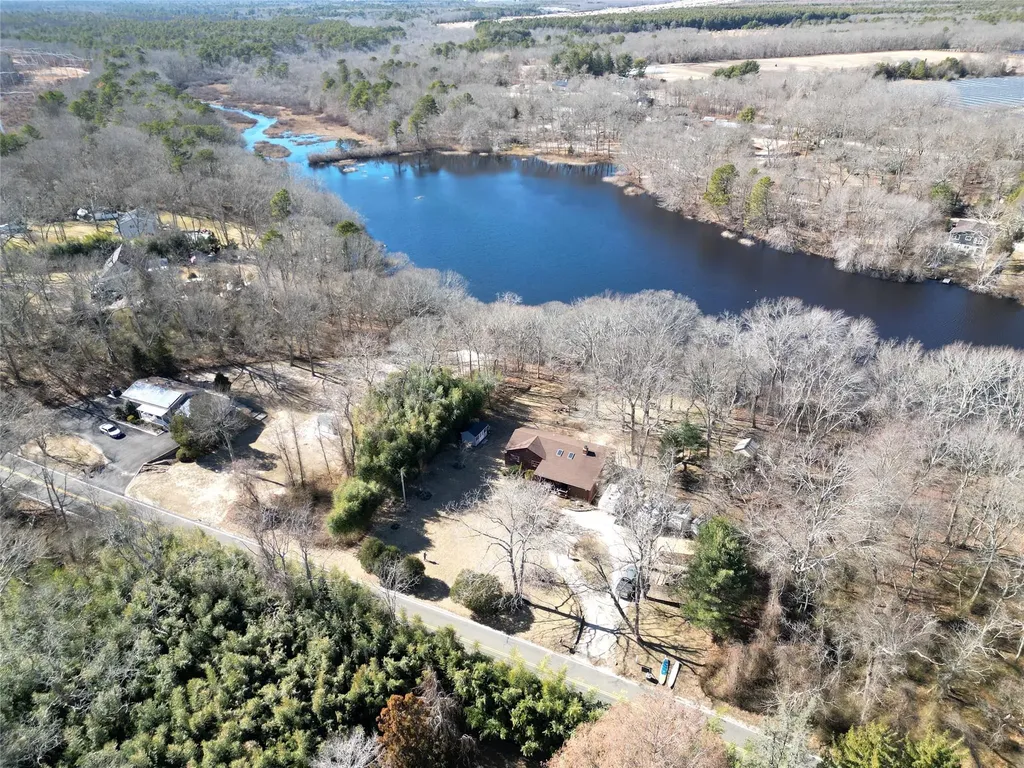 36 Mill Road Calverton NY 11933