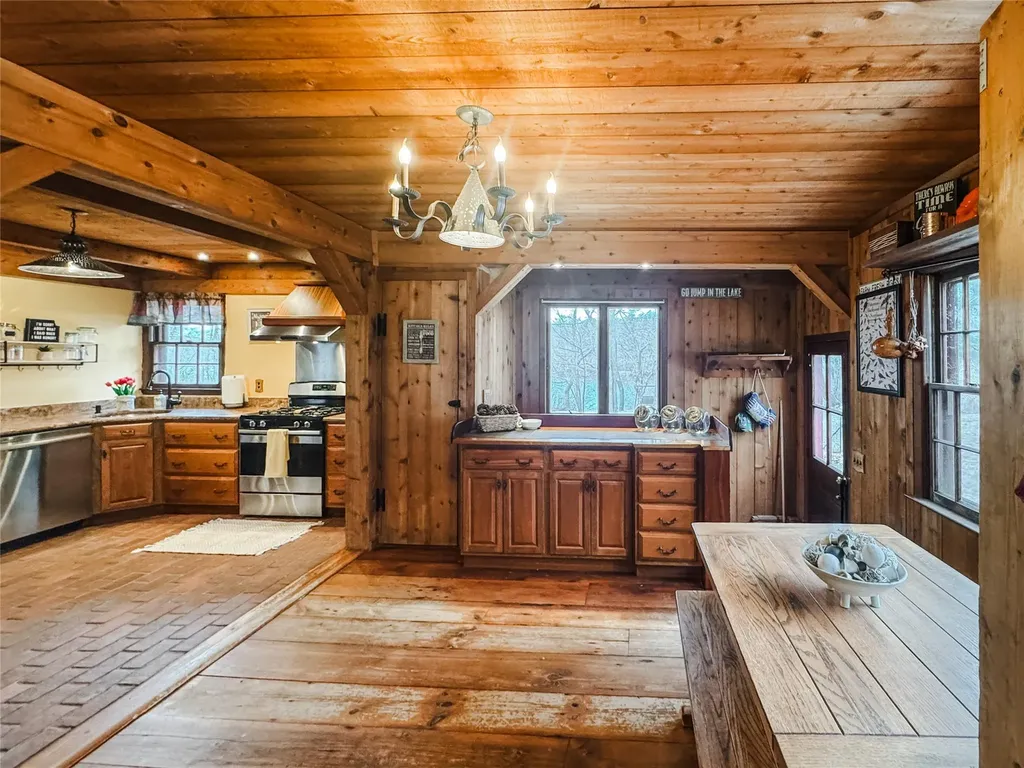 36 Mill Road Calverton NY 11933