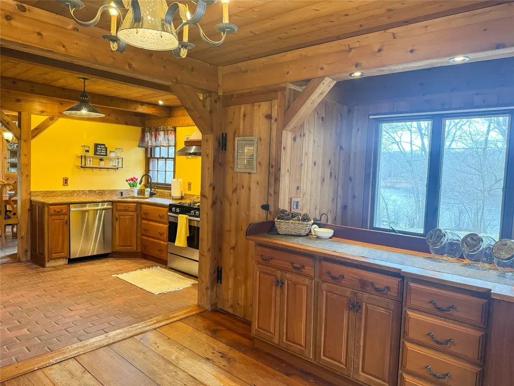 36 Mill Road Calverton NY 11933