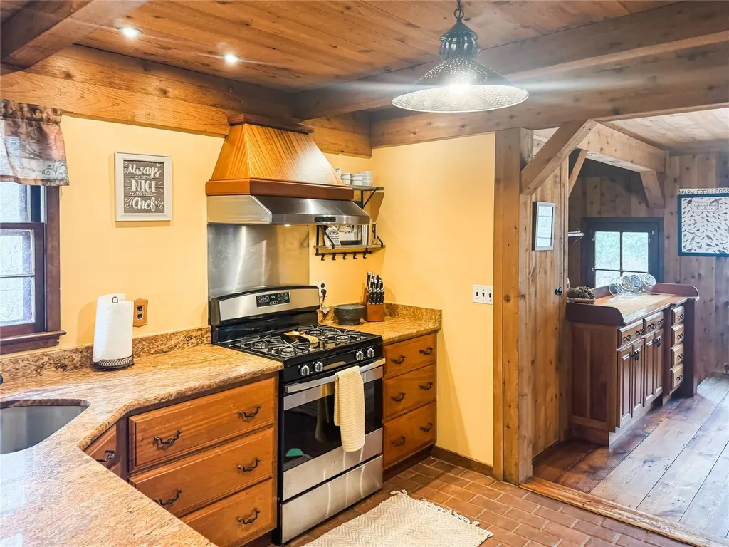 36 Mill Road Calverton NY 11933