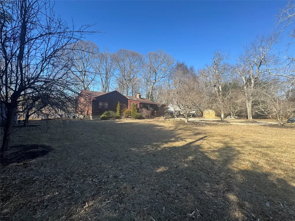 36 Mill Road Calverton NY 11933