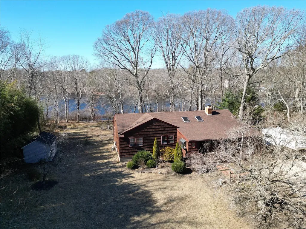 36 Mill Road Calverton NY 11933