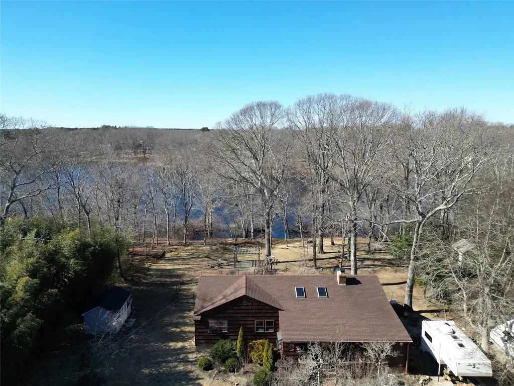 36 Mill Road Calverton NY 11933