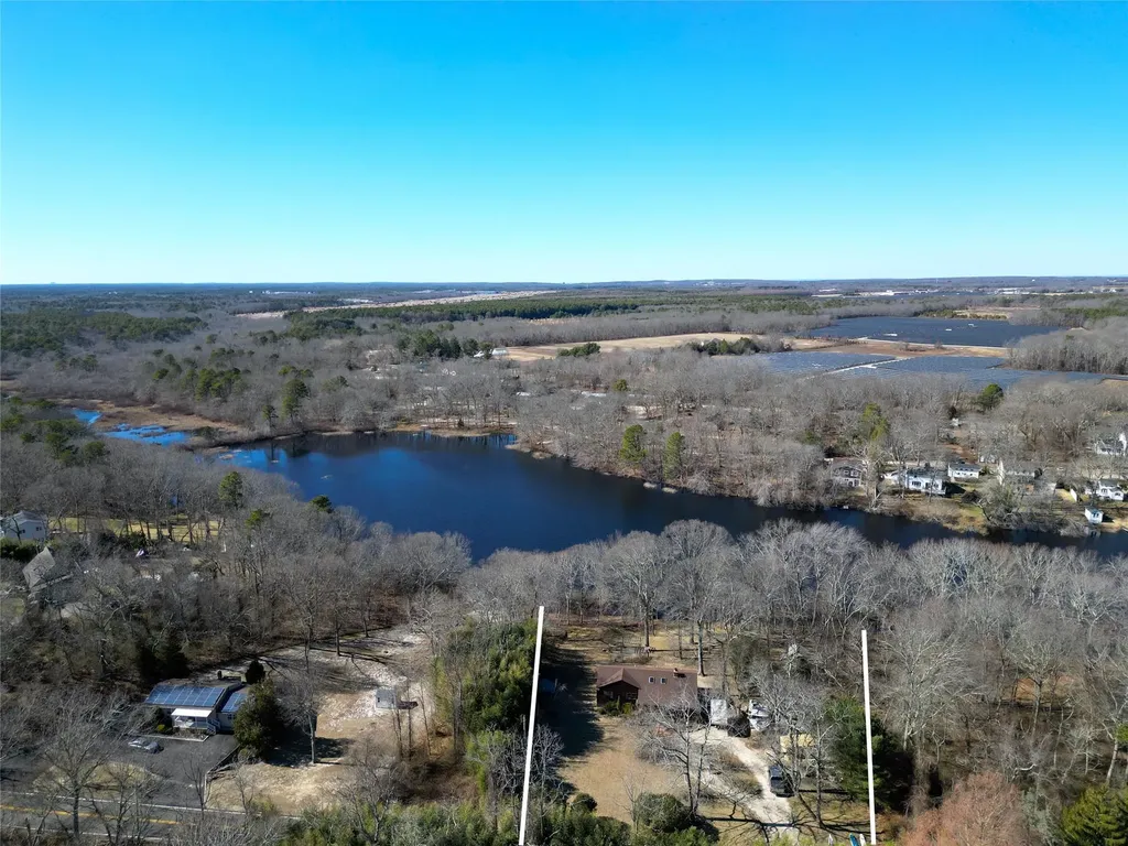 36 Mill Road Calverton NY 11933