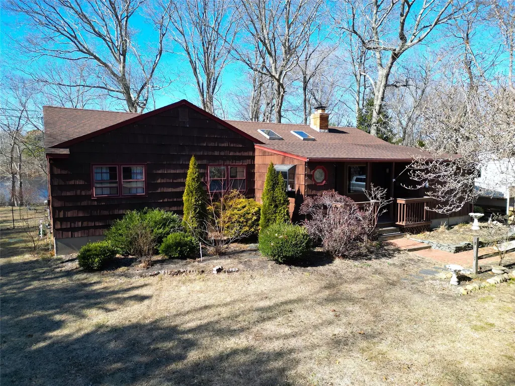 36 Mill Road Calverton NY 11933