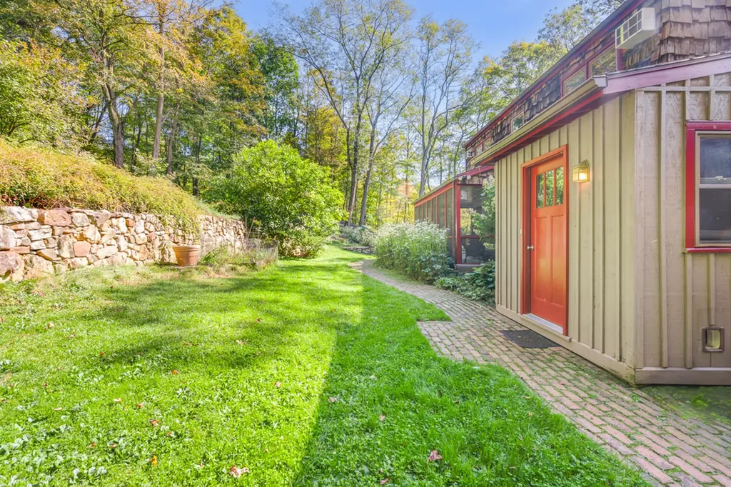 384 Old West Point Road W Garrison NY 10524