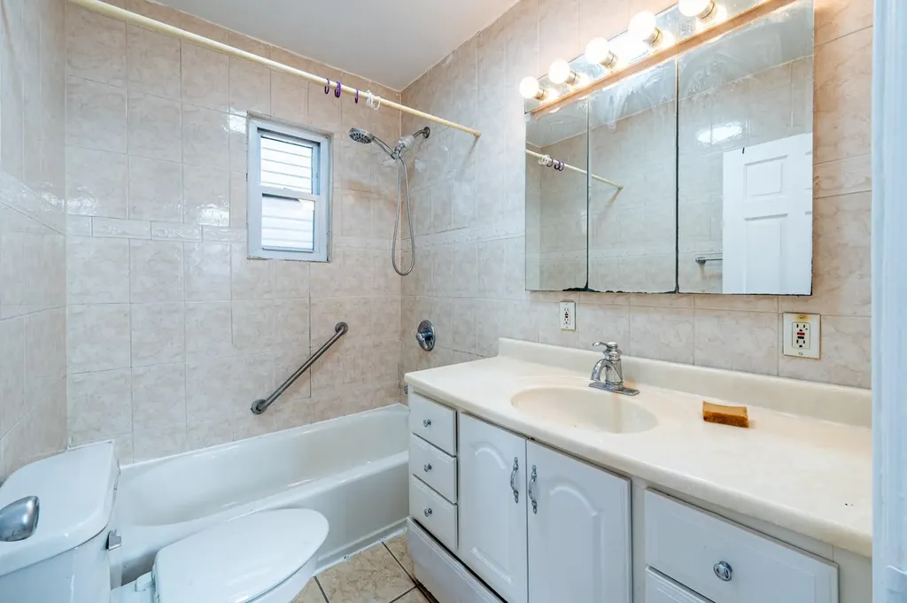 1736 Jarvis Avenue Bronx NY 10461