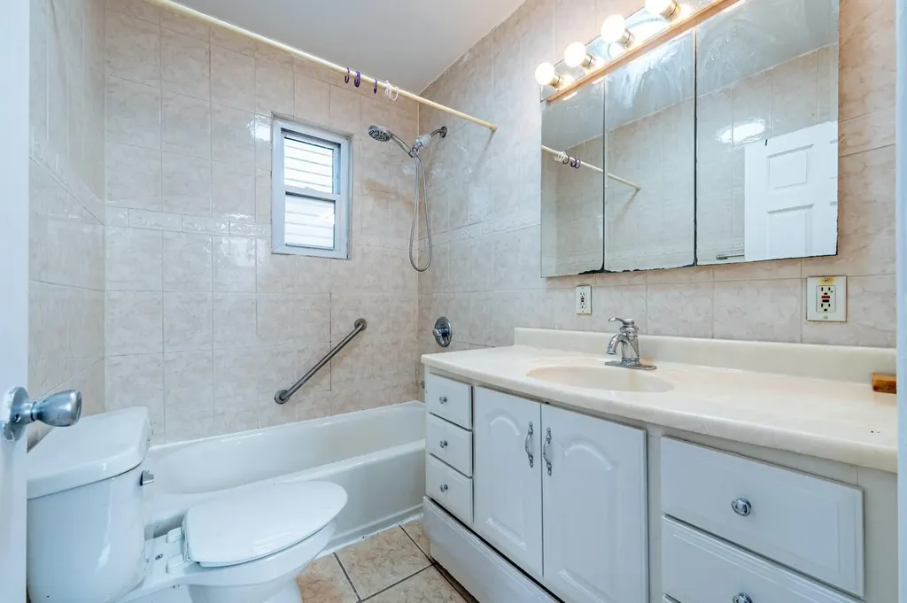 1736 Jarvis Avenue Bronx NY 10461
