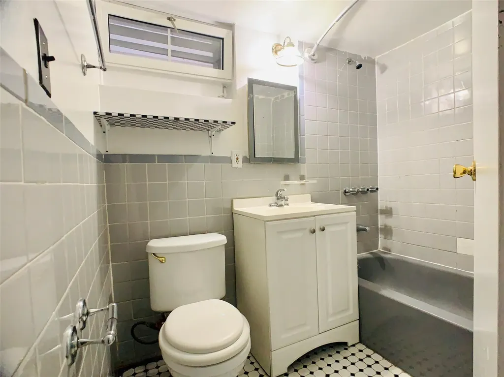 1736 Jarvis Avenue Bronx NY 10461