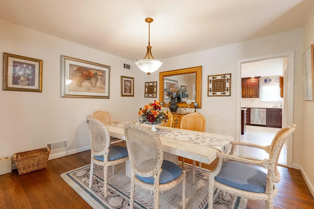 70 West Lane Bay Shore NY 11706