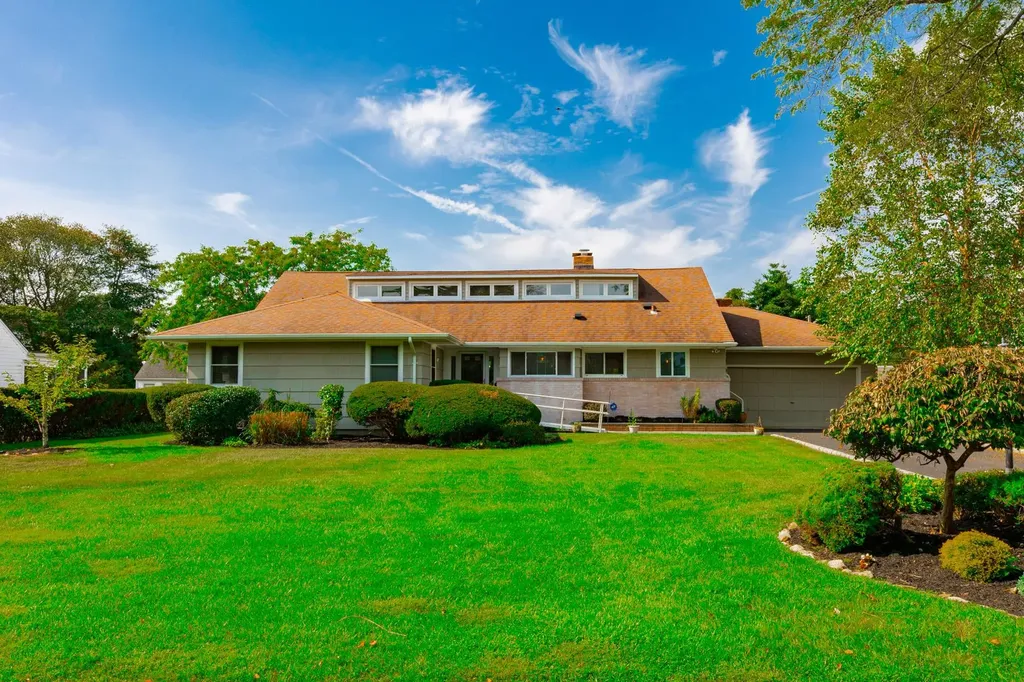 70 West Lane Bay Shore NY 11706