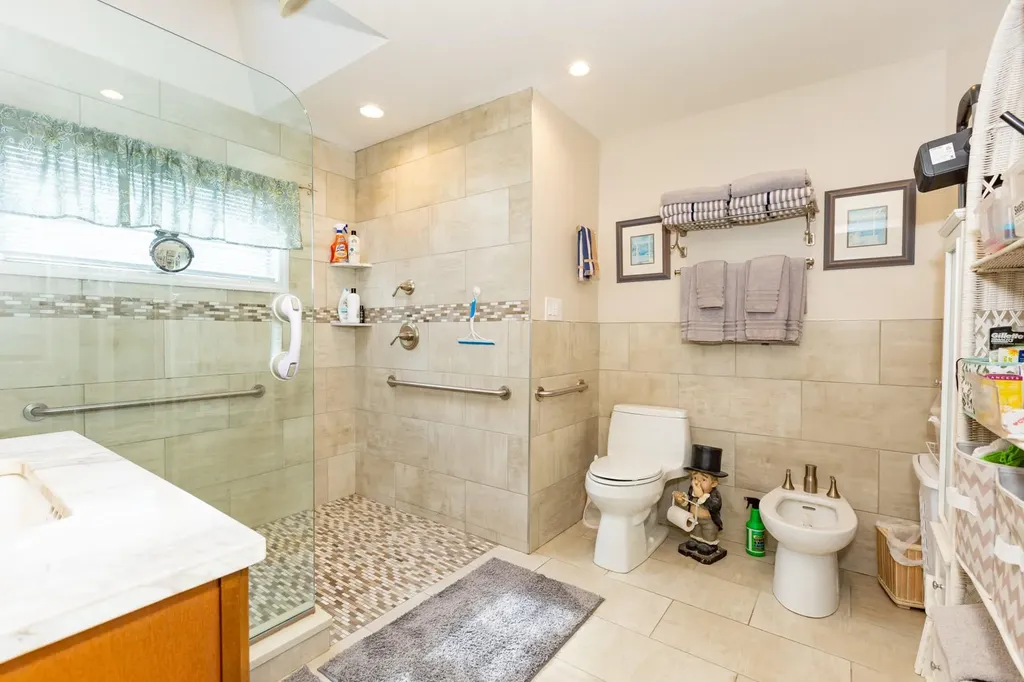 70 West Lane Bay Shore NY 11706
