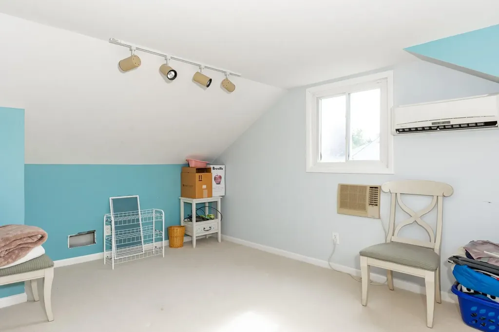 70 West Lane Bay Shore NY 11706