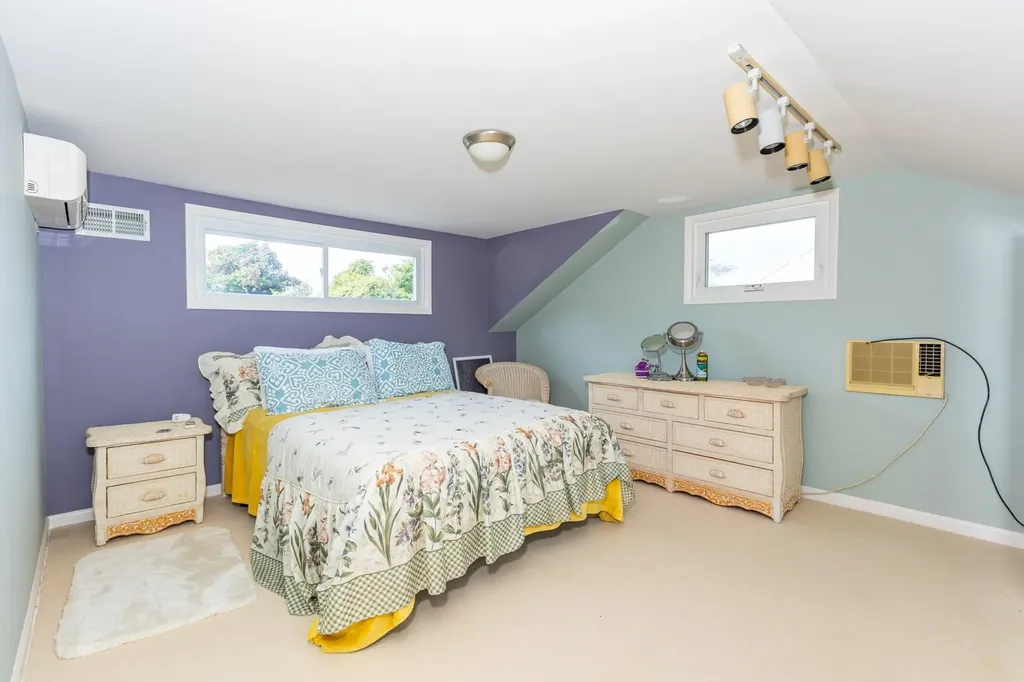70 West Lane Bay Shore NY 11706