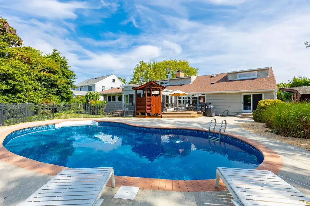 70 West Lane Bay Shore NY 11706