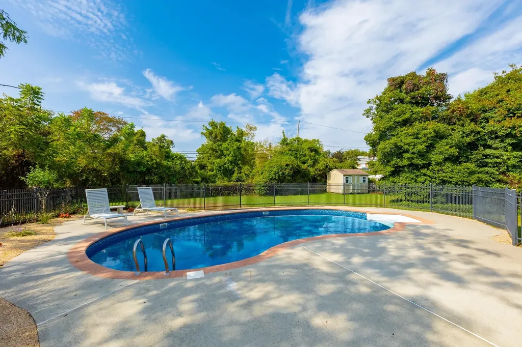 70 West Lane Bay Shore NY 11706