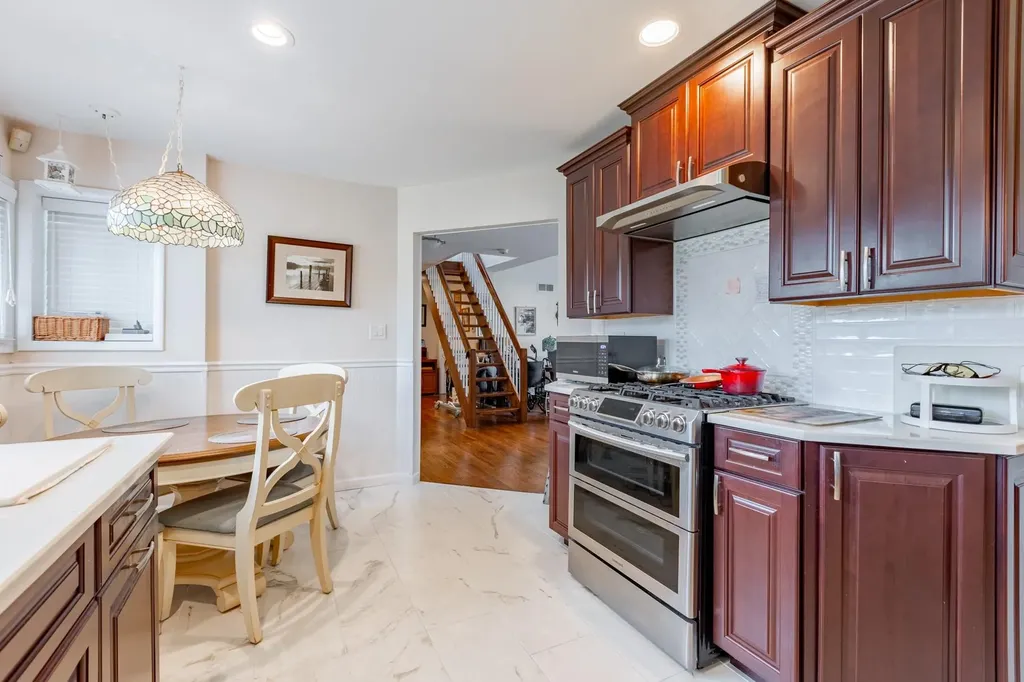 70 West Lane Bay Shore NY 11706