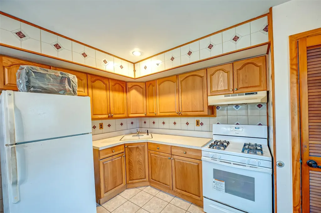 34 Hemlock Drive Mastic Beach NY 11951