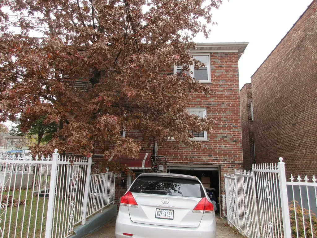 4104 Digney Avenue Bronx NY 10466