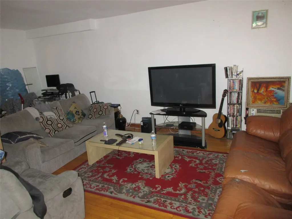 4104 Digney Avenue Bronx NY 10466