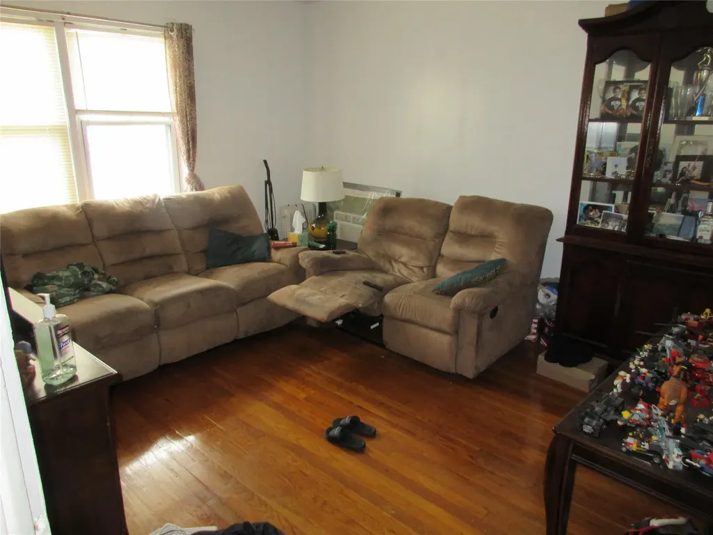 4104 Digney Avenue Bronx NY 10466