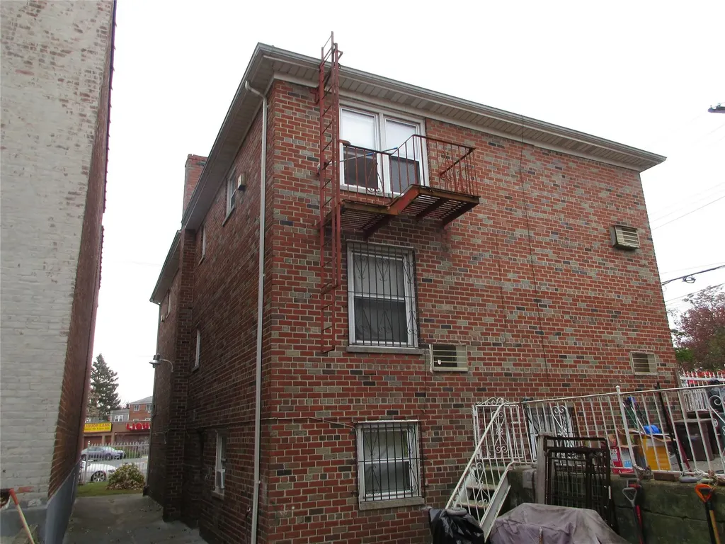 4104 Digney Avenue Bronx NY 10466