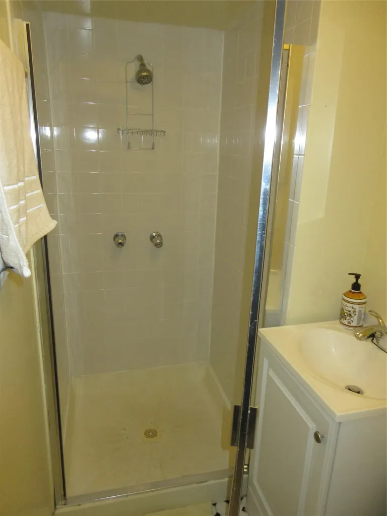 4104 Digney Avenue Bronx NY 10466