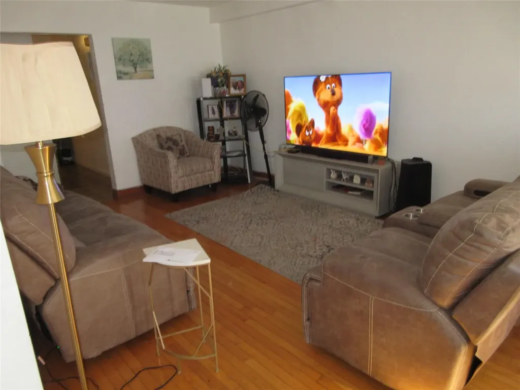 4104 Digney Avenue Bronx NY 10466