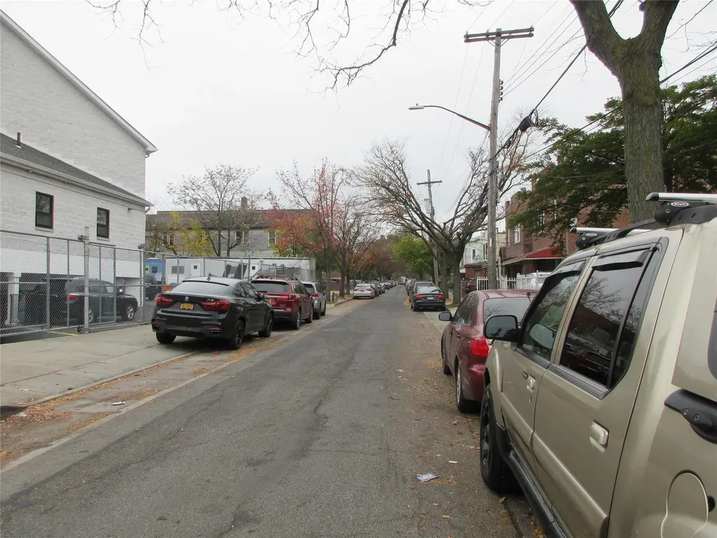 4104 Digney Avenue Bronx NY 10466