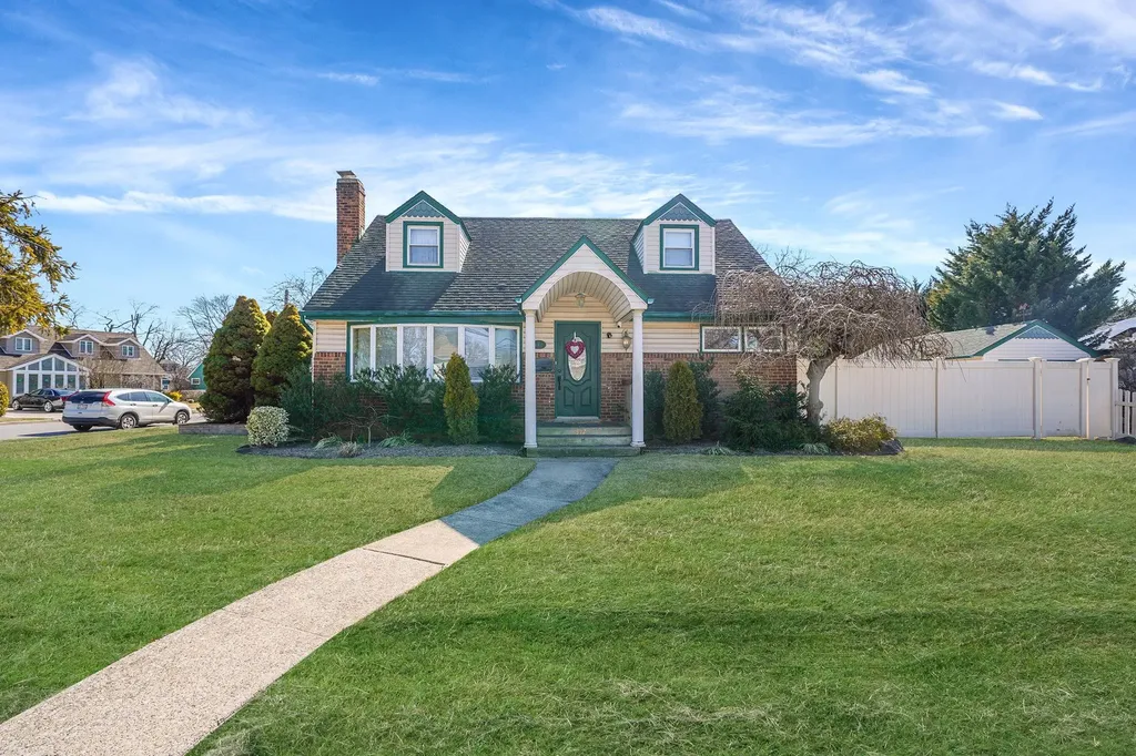 412 Foxhurst Road Oceanside NY 11572