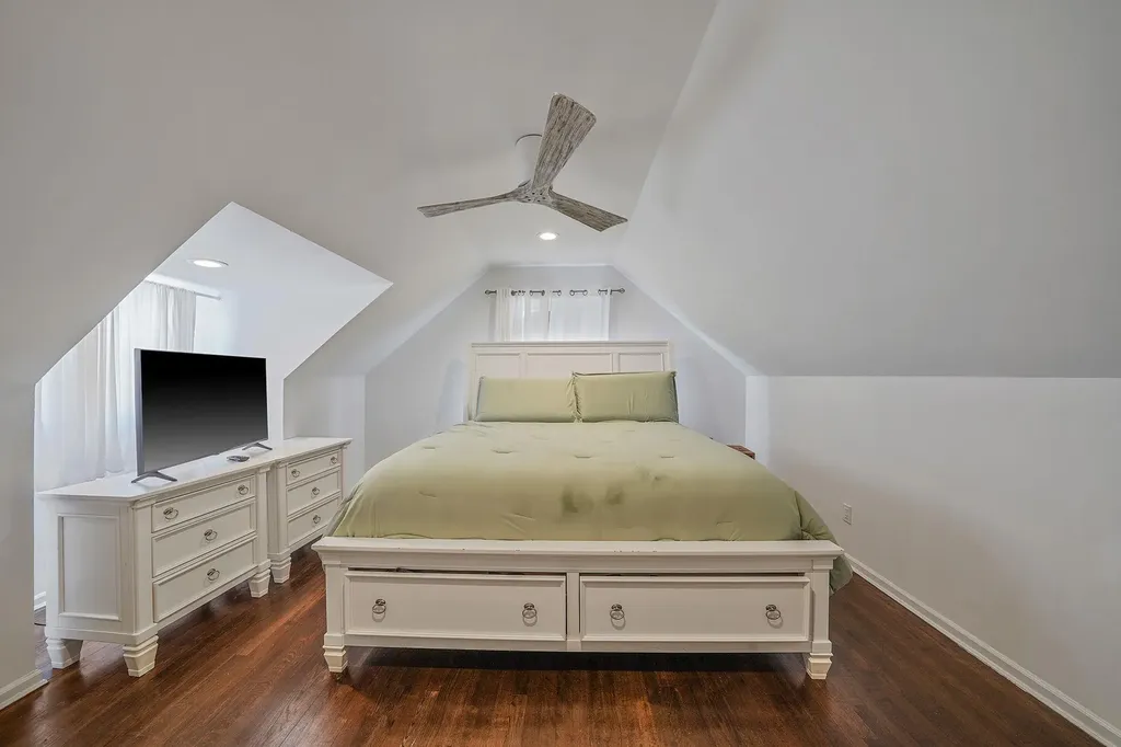 412 Foxhurst Road Oceanside NY 11572