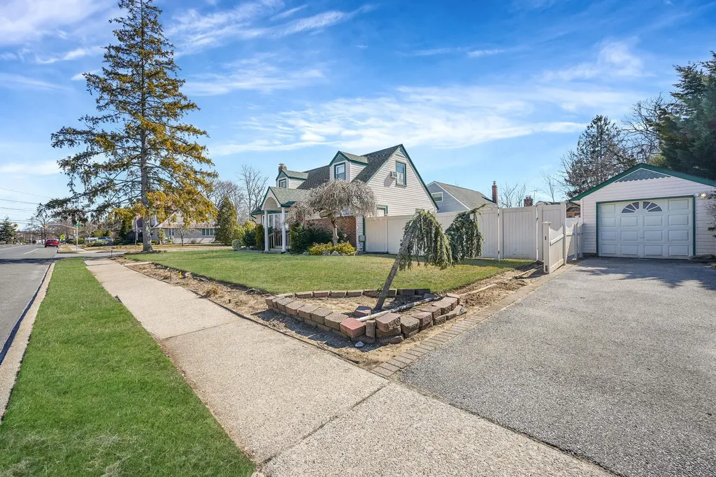 412 Foxhurst Road Oceanside NY 11572