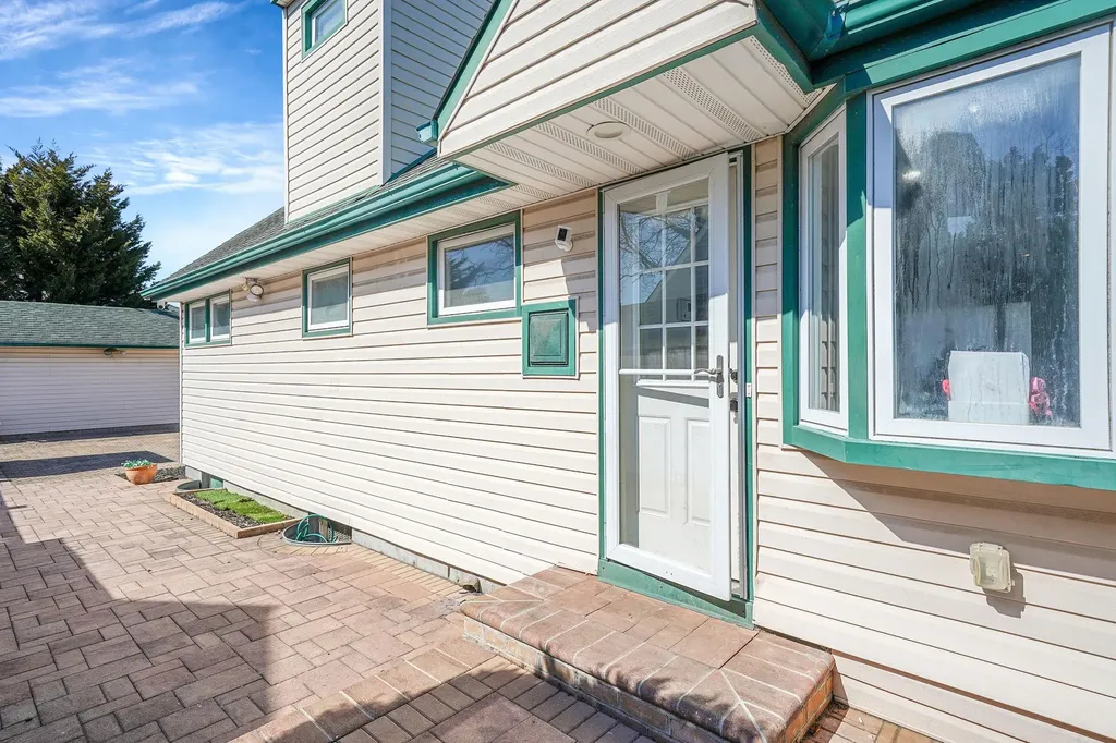 412 Foxhurst Road Oceanside NY 11572