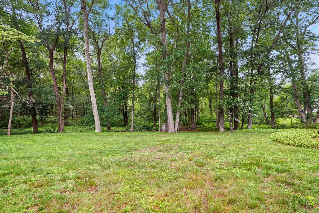 38 Appleby Drive Bedford NY 10506