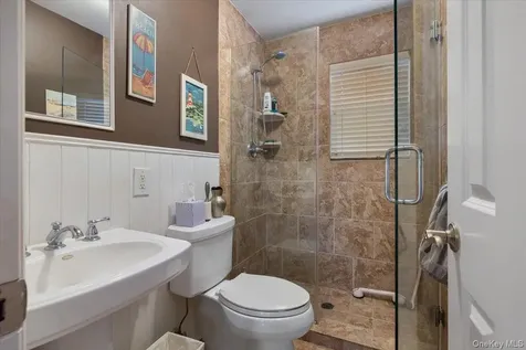 35 Jackson Avenue W Babylon NY 11702